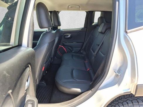 Used 2018 Jeep Renegade Trailhawk AWD/4WD image 19
