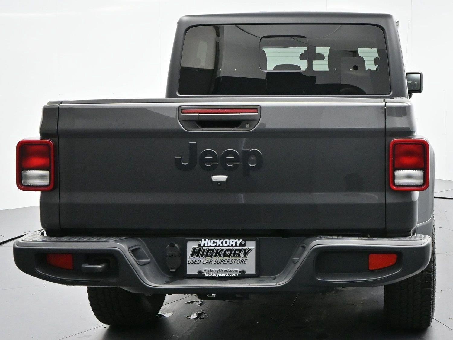 Used 2023 Jeep Gladiator Sport AWD/4WD image 6