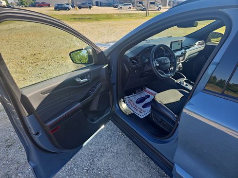 Used 2024 Ford Escape ST-Line w/ Equipment Group 301A FWD image 18