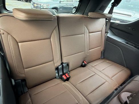 Used 2025 Chevrolet Tahoe High Country AWD/4WD image 22