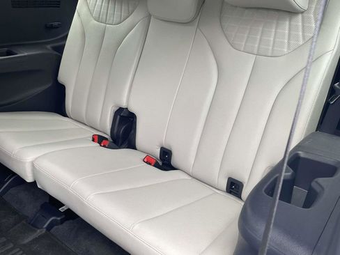 Used 2024 Hyundai Palisade Limited FWD image 12