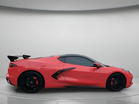 Used 2021 Chevrolet Corvette Stingray Coupe w/ 1LT RWD image 32