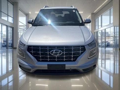 Certified 2026 Hyundai Venue SEL FWD image 9