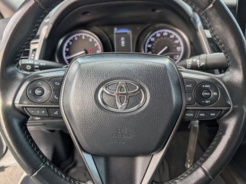 Used 2024 Toyota Camry SE image 18