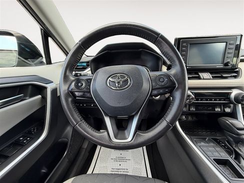 Used 2020 Toyota RAV4 XLE w/ XLE Grade Weather Package AWD/4WD image 13