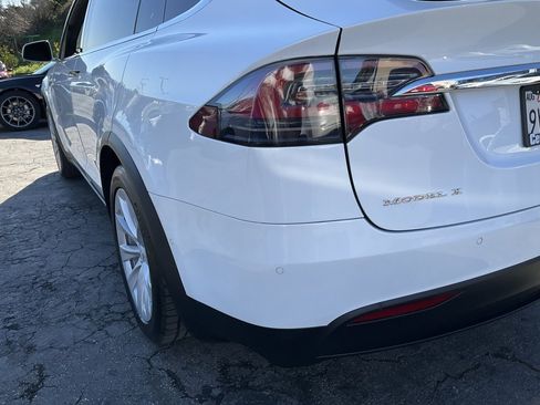 Used 2016 Tesla Model X 90D image 92