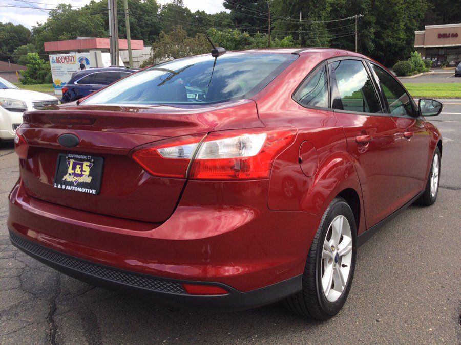 Used 2014 Ford Focus SE FWD image 7