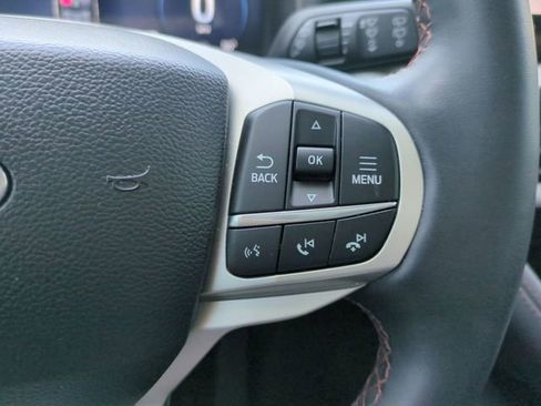 Used 2025 Ford Explorer Active image 31