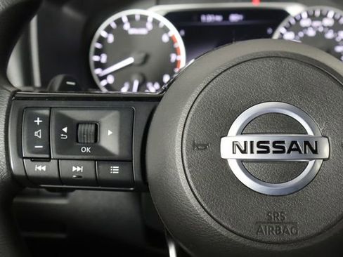 Used 2021 Nissan Rogue SV FWD image 8