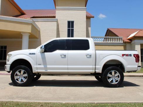 Used 2017 Ford F150 Platinum w/ Equipment Group 701A Luxury AWD/4WD image 11