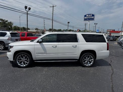 Used 2018 Chevrolet Suburban Premier AWD/4WD image 2