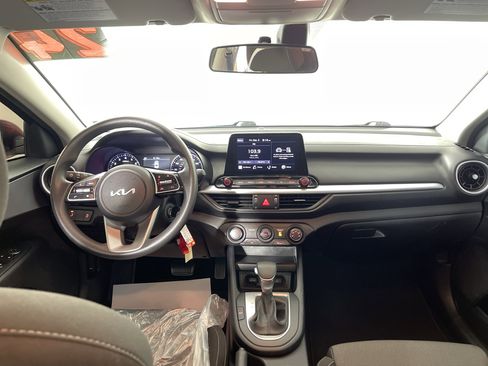 Used 2024 Kia Forte LXS w/ LXS Technology Package image 13