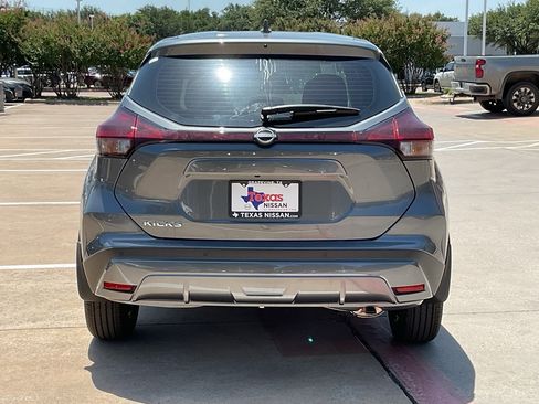 New 2025 Nissan Kicks Play S image 6