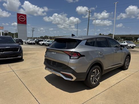 Certified 2025 Kia Sportage LX FWD image 18