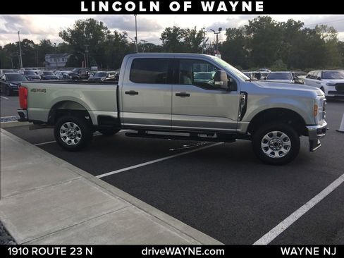 Used 2024 Ford F250 XLT w/ Snow Plow Prep Package image 8