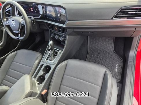 Certified 2021 Volkswagen Jetta SEL FWD image 18