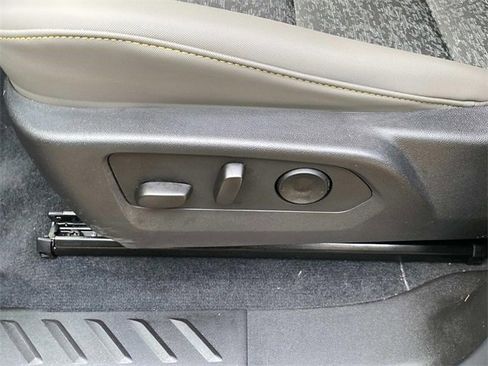 Used 2024 Chevrolet Colorado ZR2 w/ Technology Package image 15