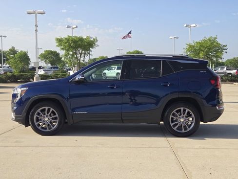 Used 2023 GMC Terrain SLT FWD image 4