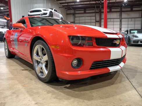 Used 2010 Chevrolet Camaro SS w/ Interior Accent Trim Package image 12