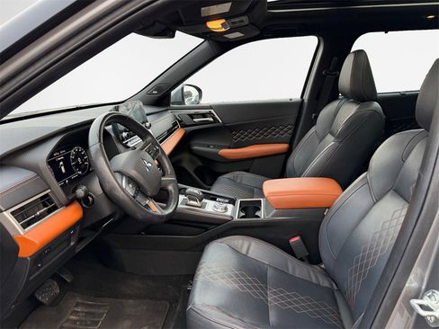 Used 2022 Mitsubishi Outlander SEL image 12