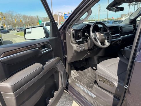 Certified 2022 Chevrolet Silverado 1500 LT AWD/4WD image 19