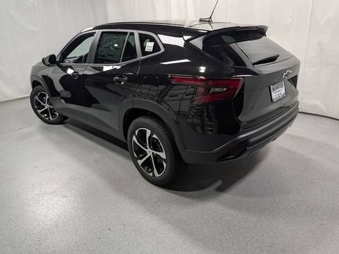 New 2026 Chevrolet Trax RS w/ Sunroof Package FWD image 6