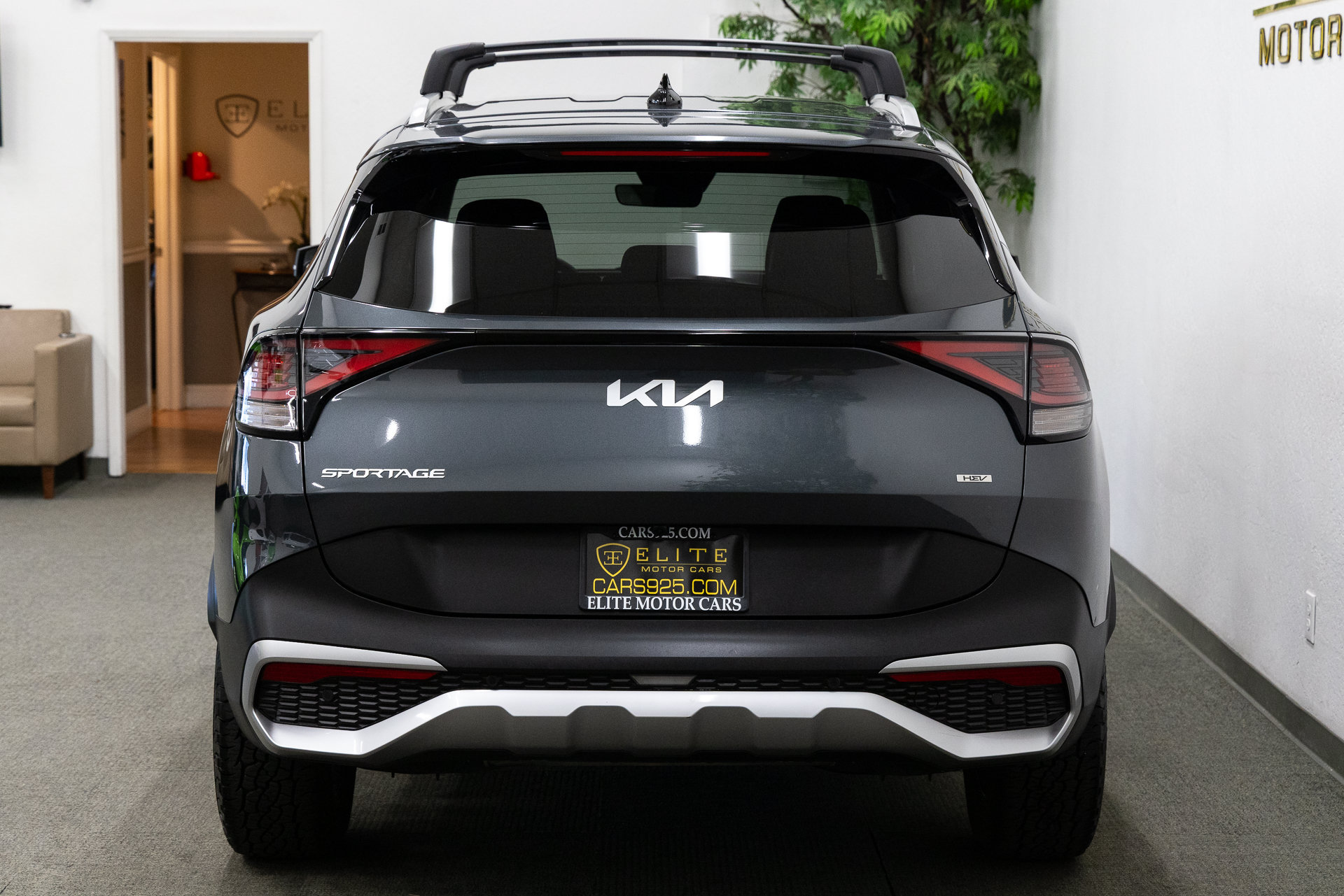 Used 2023 Kia Sportage EX AWD/4WD image 4