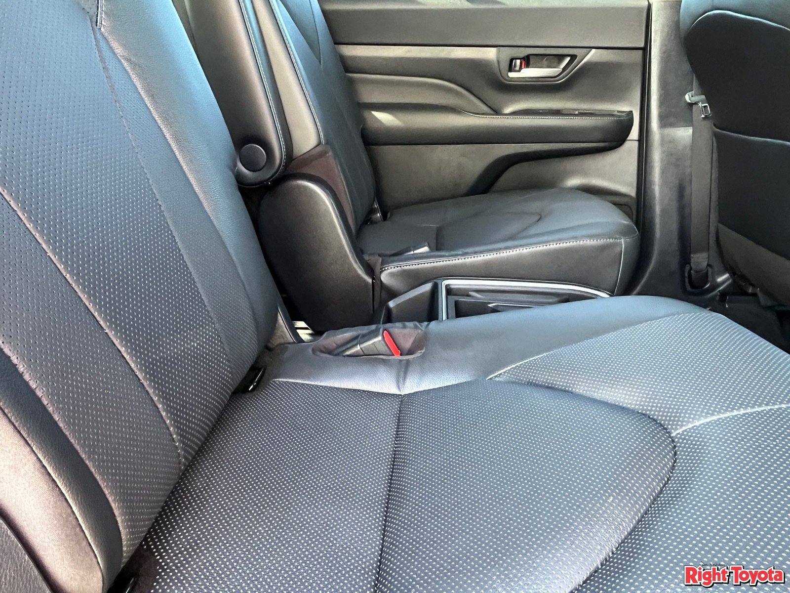 Certified 2024 Toyota Grand Highlander FWD image 13