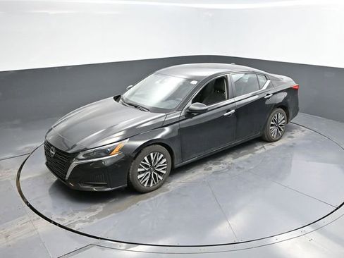 Used 2024 Nissan Altima 2.5 SV image 38
