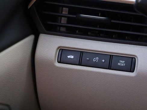 Used 2025 Nissan Altima 2.5 SV FWD image 19