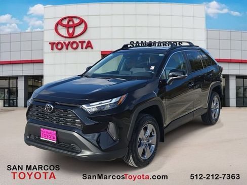 Used 2025 Toyota RAV4 XLE image 1