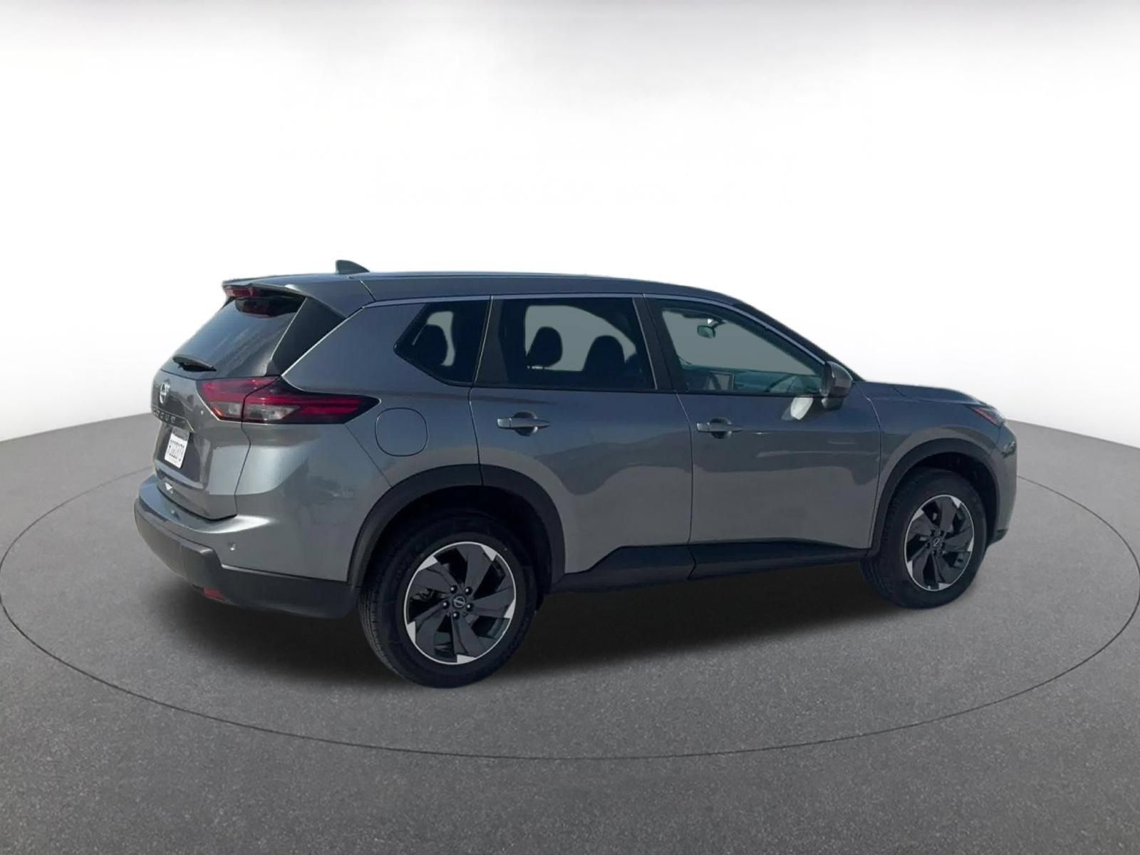 Used 2025 Nissan Rogue SV FWD image 14
