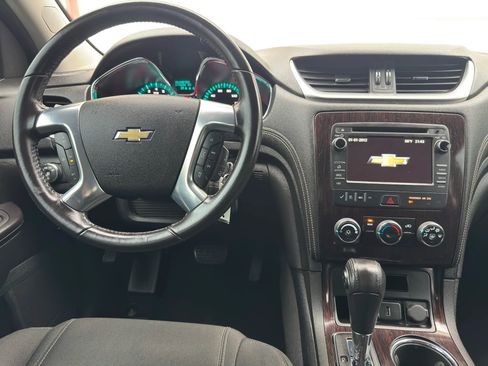Used 2017 Chevrolet Traverse LT FWD image 20