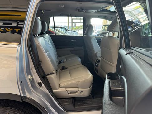 Used 2017 Honda Pilot Touring image 49
