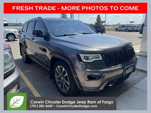 Used 2017 Jeep Grand Cherokee Overland w/ Jeep Active Safety Group AWD/4WD image 1