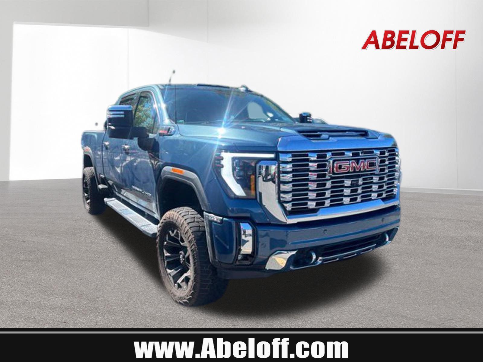 Used 2024 GMC Sierra 2500 Denali w/ Denali Reserve Package AWD/4WD image 1