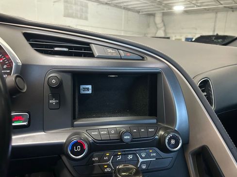 Used 2018 Chevrolet Corvette Stingray Coupe w/ Carbon Flash Badge Package RWD image 19