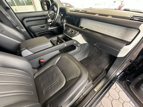 Used 2022 Land Rover Defender 110 X-Dynamic HSE AWD/4WD image 22