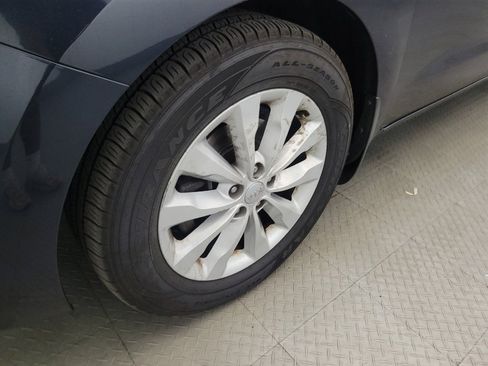 Used 2015 Kia Sedona EX FWD image 31