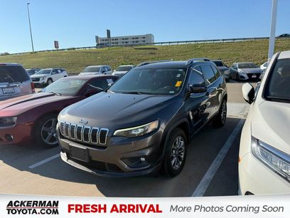 Used 2019 Jeep Cherokee Latitude Plus w/ Comfort/Convenience Group