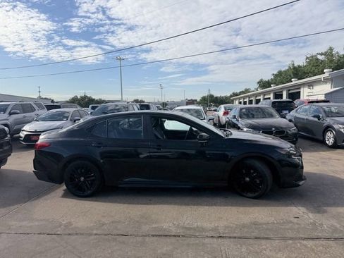 Used 2025 Toyota Camry SE w/ Multimedia Upgrade Package image 4