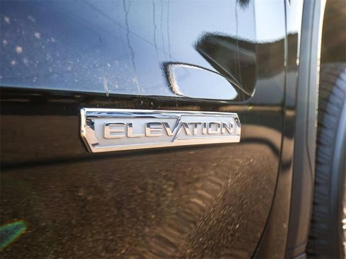 Used 2024 GMC Sierra 1500 Elevation image 10