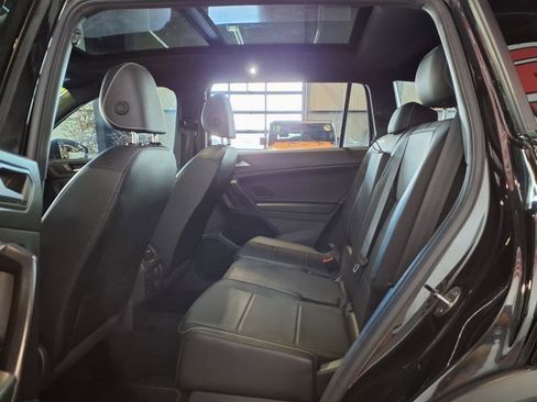Used 2021 Volkswagen Tiguan SE R-Line image 13