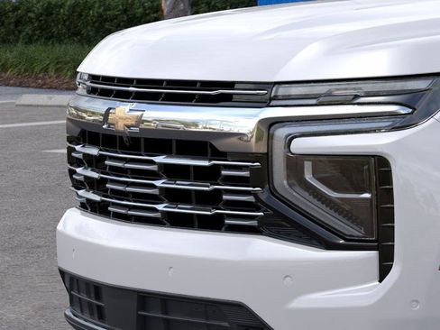 New 2025 Chevrolet Suburban Premier image 13