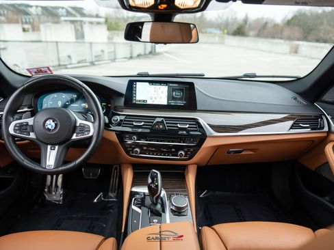 Used 2019 BMW M550i xDrive image 14