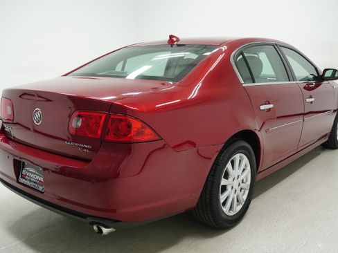 Used 2011 Buick Lucerne CXL w/ Driver Confidence Package FWD image 4