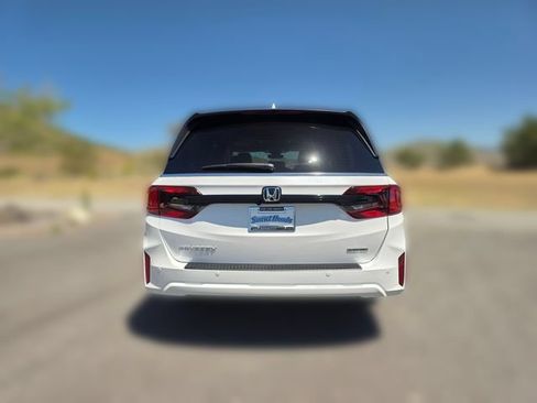 New 2026 Honda Odyssey Touring image 7