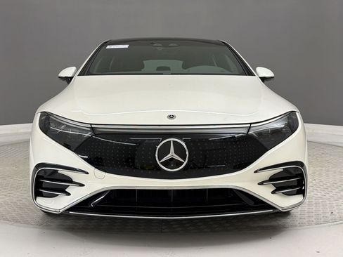 Used 2022 Mercedes-Benz EQS 580 4MATIC Sedan image 6