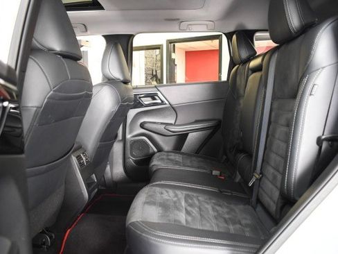 Used 2024 Mitsubishi Outlander Ralliart AWD/4WD image 25
