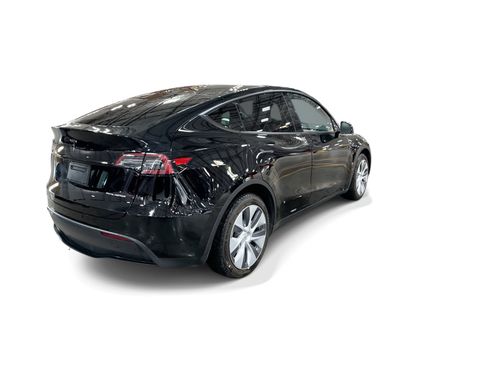 Certified 2023 Tesla Model Y Long Range AWD/4WD image 6